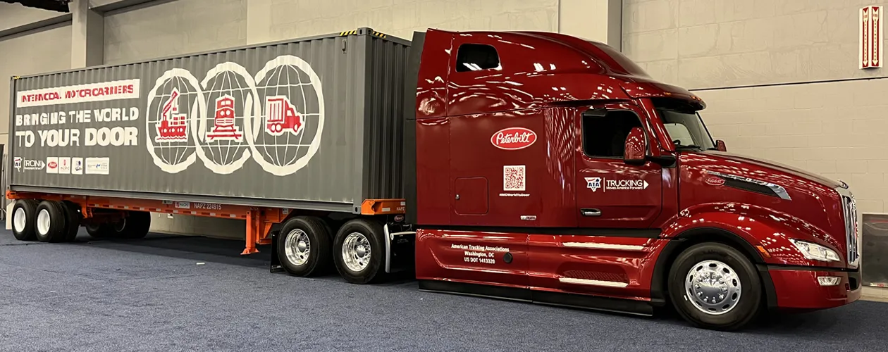 Peterbilt Sponsors Model 579 UltraLoft to Advance Intermodal Transportation Education and Awareness - Hero image